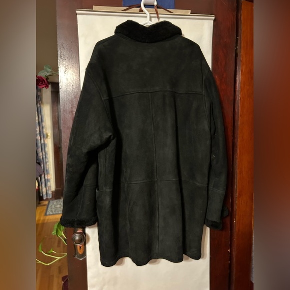 Vintagee Danier black sheepskin shearling coat, woman’s large - Picture 2 of 5